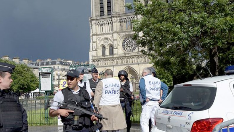 مراسل جريدة “الوطن” سابقا مشتبه في تنفيذه هجوم ‏باريس