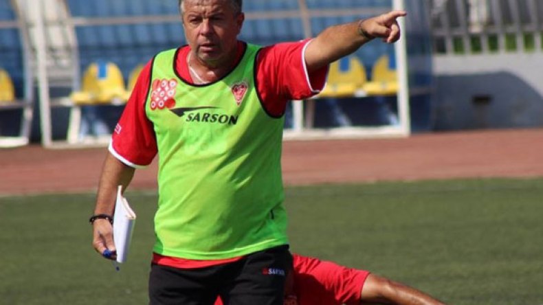 كافالي: أريد عودة مولودية وهران إلى حصد الألقاب