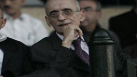 قرباج  يستقيل  ويعيش  في  الطريق  والمعارضة  تستغل  الوضع