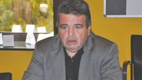 نحن في المقدمة لمجابهة كورونا.. ومن أنت حتى تحقق مع الصيادلة؟