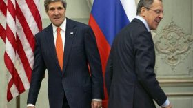 كيري يحض روسيا وإيران على جلب الأسد إلى طاولة التفاوض