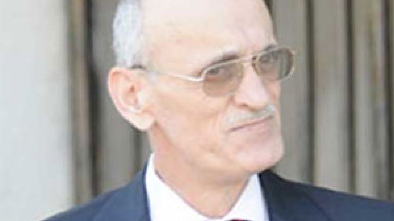 إدارة  بلوزداد  لم  تستلم  السجل  التجاري  والمدير  الجديد  لم  يحدد  بعد