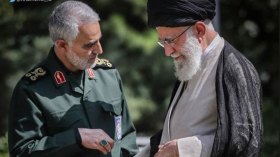 خامنئي ينشر صورة له مع سليماني ويعلق: الإنتقام الساحق