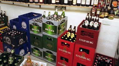 French dump Oran with 35 Portuguese wine containers illegally