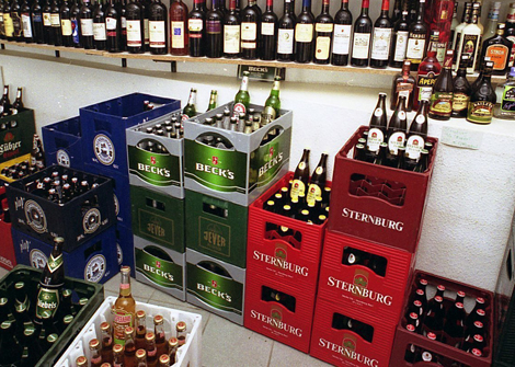 French dump Oran with 35 Portuguese wine containers illegally