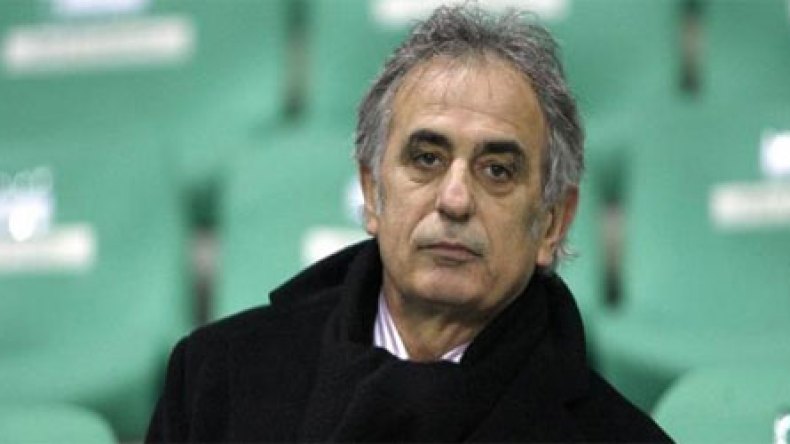 مدرب غامبيا يتحدى خليلوزيتش في مباراة الإياب والوزير ينتقد اللاعبين