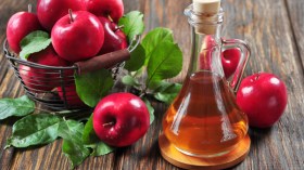 خل التفاح.. الحل الأمثل لشعر لامع وبشرة صافية