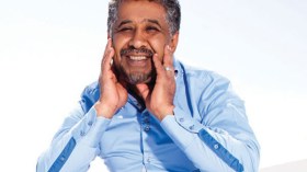 الشاب خالد يغيب عن صالون الابداع بسبب كسر ذراعه