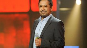 أدعو لي بالحج بدلا عن أغاني “الويسكي”