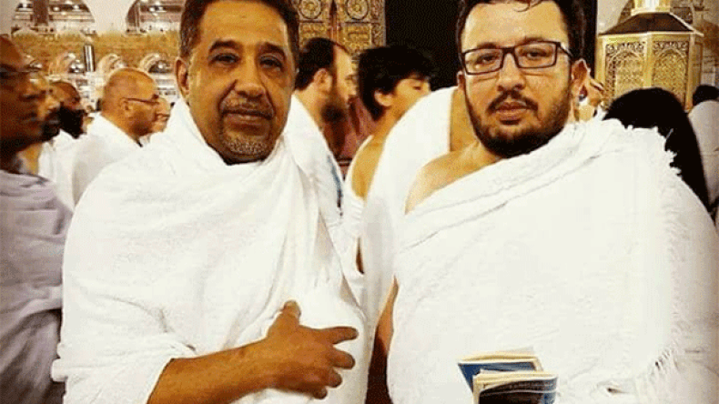 “الكينغ” خالد في البيت الحرام!