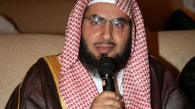 داعية سعودي للشيعة: “أجدادُكم القرامطة سرقوا الحجر الأسود واقتلعوا باب الكعبة وقتلوا الحُجّاج”