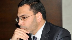 وزير الاتصال المغربي يشرع في زيارة الى الجزائر