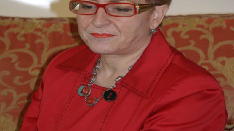 خليدة تومي مطلوبة في البرلمان بتهمة “الاساءة إلى الإسلام”