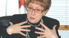 تومي تدرس مقترحات رؤساء دوائر المهرجان الثقافي الإفريقي