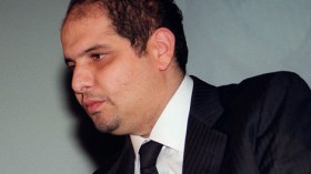 قانونيون يتساءلون عن معنى “المُحاكمة العلنية” للخليفة