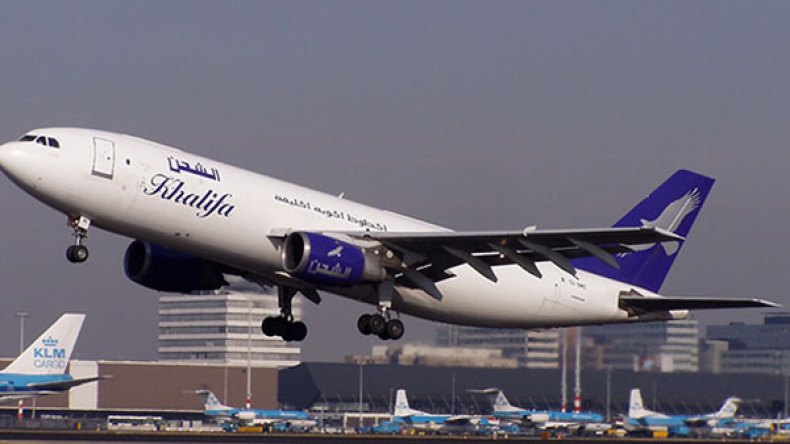 قصف واتهامات بالكذب بين خليفة وإطاراته