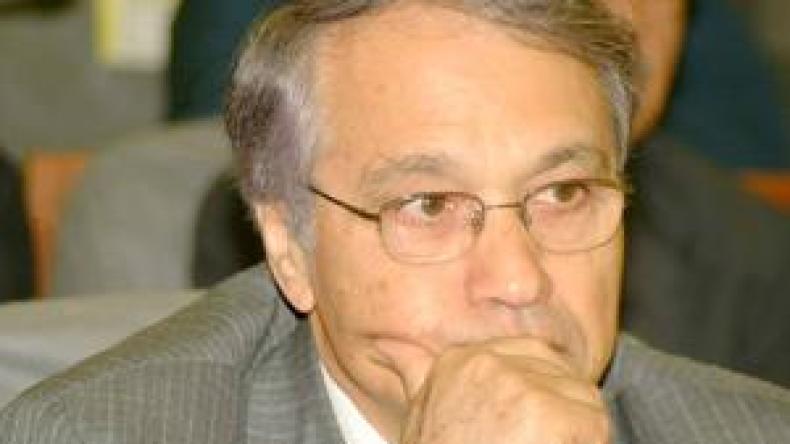 بوتفليقة يأمر يوسفي بإعادة تقييم مشاريع شكيب خليل