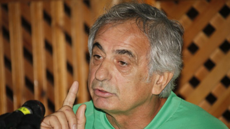 خاليلوزيتش يفقد شقيقه ويؤجل جولته الأوروبية