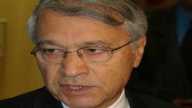 Chakib Khelil aurait insulté tout le monde en quittant l’aéroport d’Oran