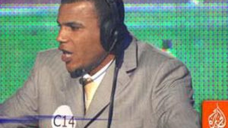 عادل خلو ينتظر دعم الجمهور للتصويت له