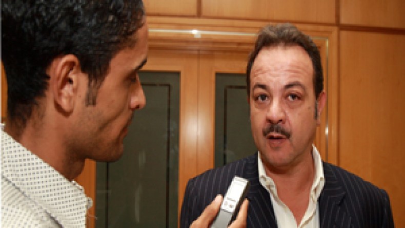 “الجزائر تملك مدربا داهية… وأرشحها بقوة للمونديال”