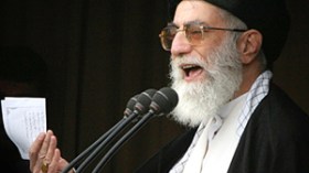 خامنئي يدعو الإيرانيين إلى عدم انتخاب رئيس مؤيد لسياسات الغرب