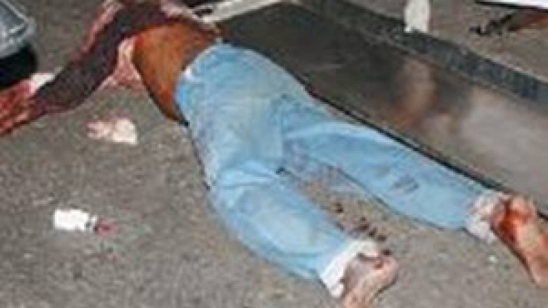 أحرق 20 شخصا بعد رشهم بالبنزين في جلسة قمار !