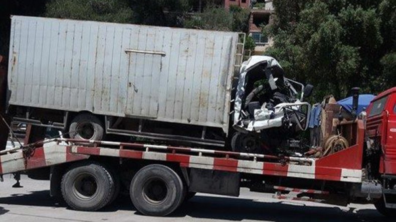 أراد تقديم يد المساعدة فقتلته شاحنة بأنفاق خراطة