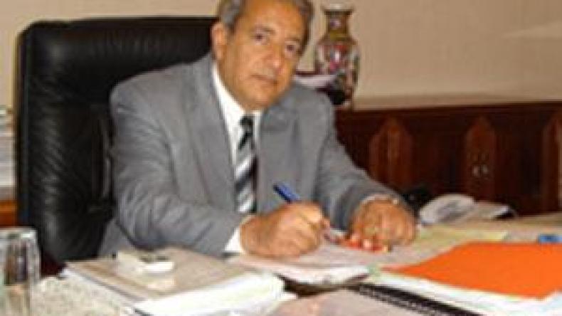 لهذه الأسباب أقيل المدير العام للوظيف العمومي