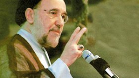 خاتمي يطالب بإجراء استفتاء حول شرعية نجاد