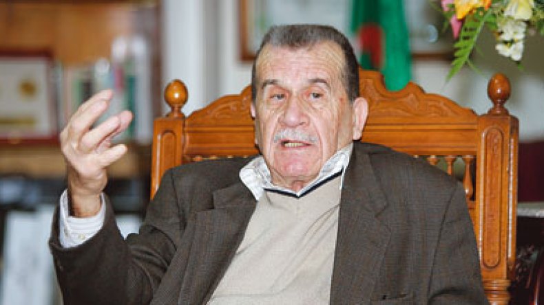 الخطيب يشتكي لأويحي: والي تيسمسيلت يعامل المجاهدين معاملة الاستعمار