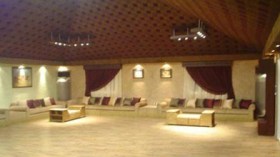 القذافي لم يبت في خيمته ليلة واحدة..وكان يعاف الأطفال والفقراء