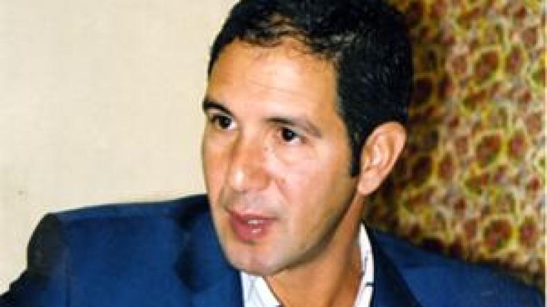 بوشويكة يهدي كأس السويد إلى المدربين الجزائريين “المحڤورين”