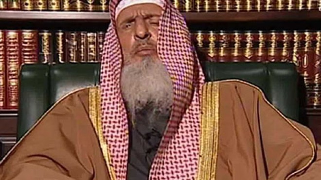 مفتي السعودية :  “داعش” فئة “ظالمة معتدية” يجب قتالها