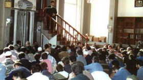 ممرّات بالمساجد وقاعات الوضوء للمعاقين ومترجمون للغة الإشارات في صلاة الجمعة