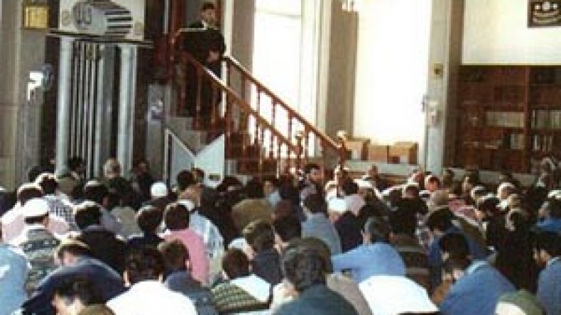 أئمة الجزائر أقاموا صلاة العيد والجمعة وفق العرف والمرجعية الوطنية