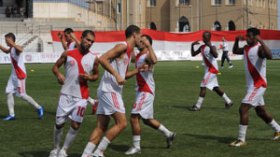 بوغرارة‮ ‬يطالب‮ ‬بنسيان‮ ‬الشلف‮ ‬والفوز‮ ‬بالعلمة