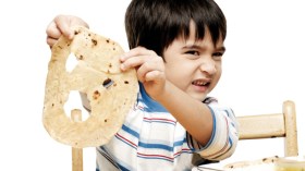 حينما يمتنع ولدك عن الأكل دون سبب ظاهر !