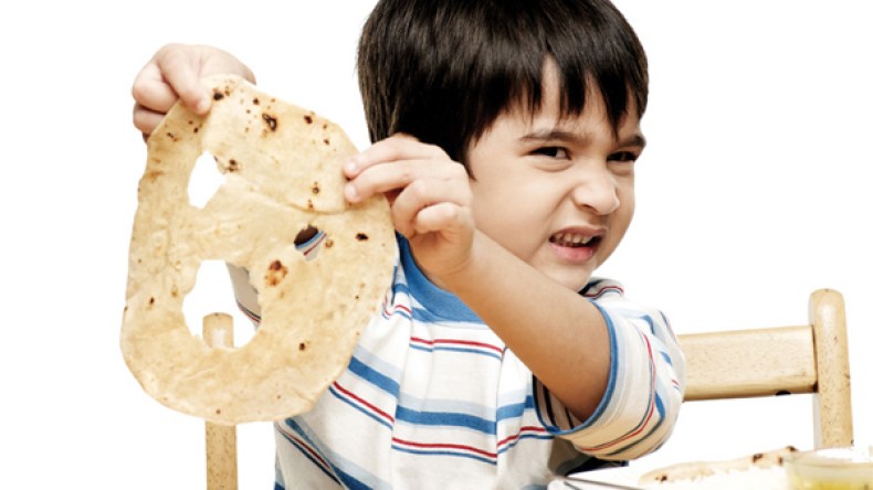 حينما يمتنع ولدك عن الأكل دون سبب ظاهر !