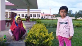 أطفال مسلمون في انتظار من ينقذهم