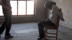 بارون مخدرات يختطف شابا ويعذبه بوحشية!