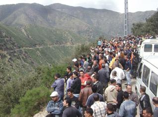 Villagers pressure terrorists to release an abducted salesman