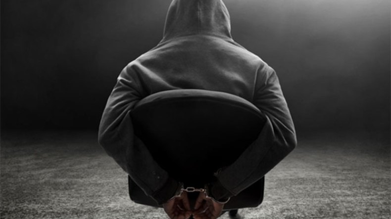 شبان يختطفون شابا ويعذبونه ويصورونه بأم البواقي