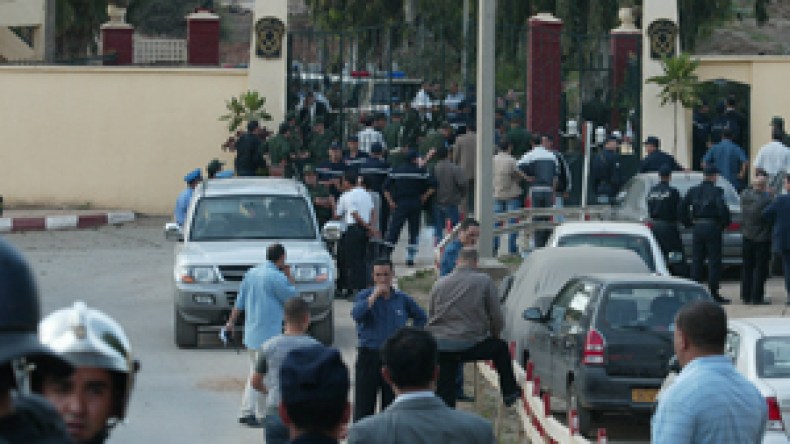 انفجار قنبلتين ببني عمران يخلف مقتل شخصين أحدهما فرنسي الجنسية