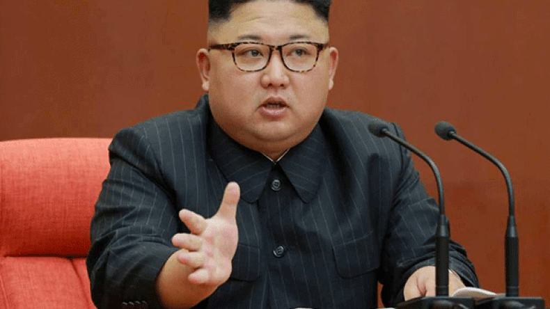 كيم جونغ: الزر النووي في مكتبي