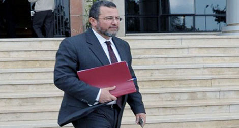 Kindil arrive à Alger