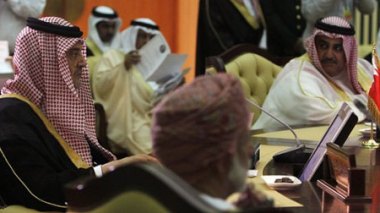 Les monarchies du Golfe expulsent les ambassadeurs de Syrie