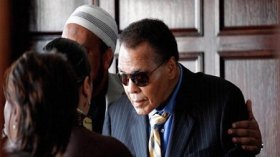 نجوم عالميون يكرمون الملاكم الأمريكي المسلم محمد علي كلاي