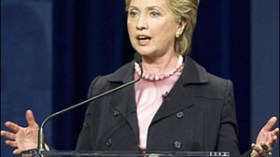 كلينتون تدعو إلى إصلاح شامل في تونس بعد بن علي