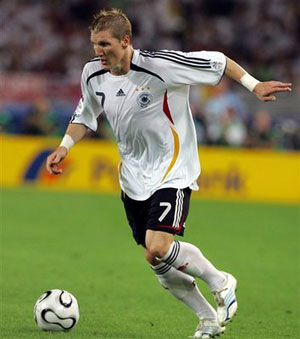 Schweinsteiger with chance to upstage Ronaldo again